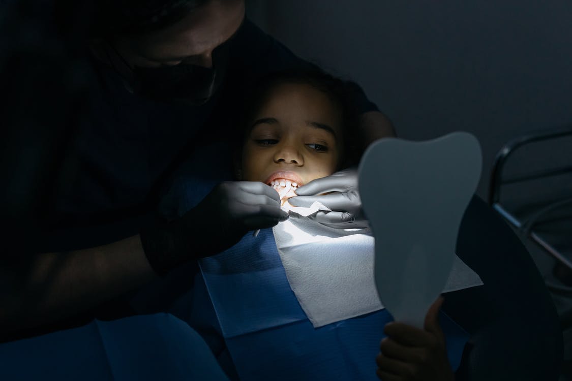 5 Things to Consider Before Choosing a Dentist for Your Kid